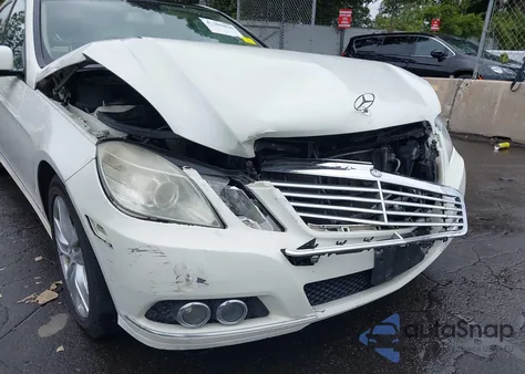 2010 Mercedes-Benz E 350 4Matic z USA, uszkodzony, nr VIN WDDHF8HB0AA088684